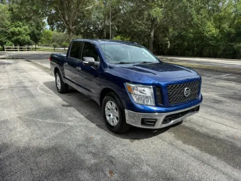 More photos of 2019 Nissan Titan Crew Cab SV Pickup 4D 5 1/2 ft at Winter Park Auto Exchange, FL