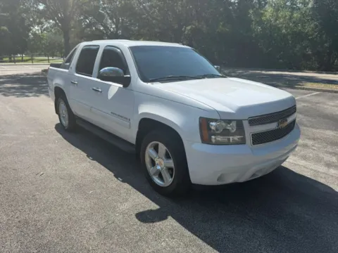 More photos of 2007 Chevrolet Avalanche LT Sport Utility Pickup 4D 5 1/4 ft at Winter Park Auto Exchange, FL