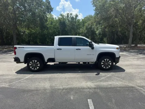 More photos of 2021 Chevrolet Silverado 2500 HD Crew Cab Custom Pickup 4D 6 1/2 ft at Winter Park Auto Exchange, FL