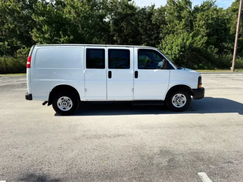 More photos of 2014 GMC Savana 2500 Cargo Van 3D at Winter Park Auto Exchange, FL