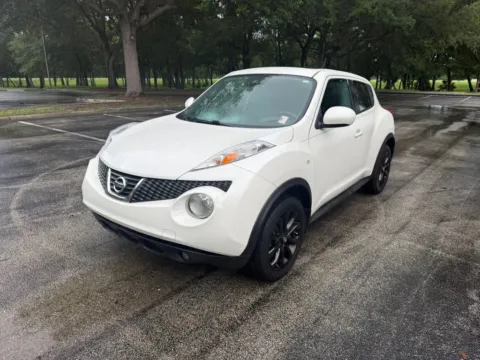Photos of 2013 Nissan JUKE SL Sport Utility 4D for sale in Orlando, FL at Winter Park Auto Exchange