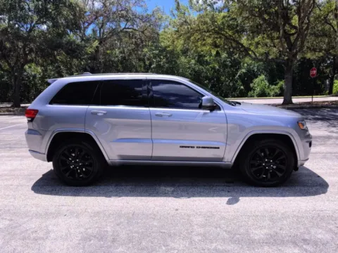 Photos of 2017 Jeep Grand Cherokee Altitude Sport Utility 4D for sale in Orlando, FL at Winter Park Auto Exchange