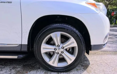 Another view of 2012 Toyota Highlander Limited Sport Utility 4D for sale in Orlando, FL at Winter Park Auto Exchange