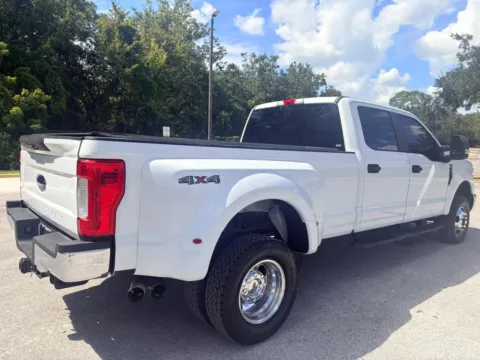 More photos of 2019 Ford F350 Super Duty Crew Cab XL Pickup 4D 8 ft at Winter Park Auto Exchange, FL