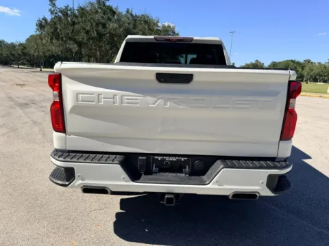 More photos of 2022 Chevrolet Silverado 1500 Limited Crew Cab High Country Pickup 4D 5 3/4 ft at Winter Park Auto Exchange, FL