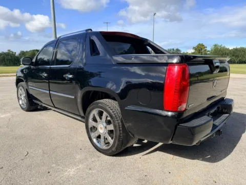More photos of 2010 Cadillac Escalade EXT Sport Utility Pickup 4D 5 1/4 ft at Winter Park Auto Exchange, FL