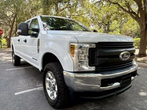 More photos of 2019 Ford F350 Super Duty Crew Cab XL Pickup 4D 8 ft at Winter Park Auto Exchange, FL