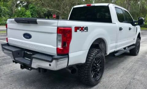 More photos of 2019 Ford F250 Super Duty Crew Cab XLT Pickup 4D 6 3/4 ft at Winter Park Auto Exchange, FL