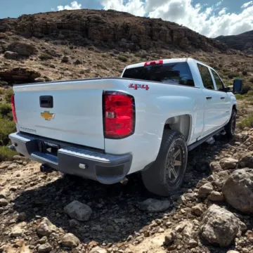 More photos of 2018 Chevrolet Silverado 1500 Crew Cab Work Truck Pickup 4D 6 1/2 ft at Winter Park Auto Exchange, FL