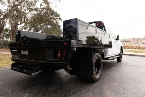 More photos of 2018 Chevrolet Silverado 3500 HD Crew Cab Work Truck Pickup 4D 8 ft at Winter Park Auto Exchange, FL