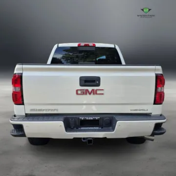 More photos of 2015 GMC Sierra 1500 Crew Cab Denali Pickup 4D 5 3/4 ft at Winter Park Auto Exchange, FL