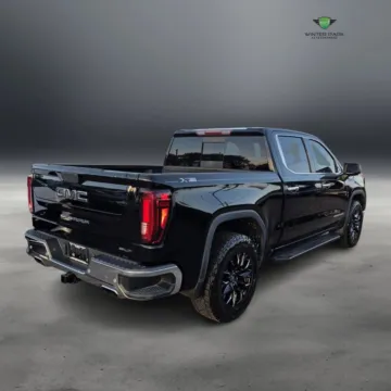 More photos of 2021 GMC Sierra 1500 Crew Cab SLT Pickup 4D 5 3/4 ft at Winter Park Auto Exchange, FL