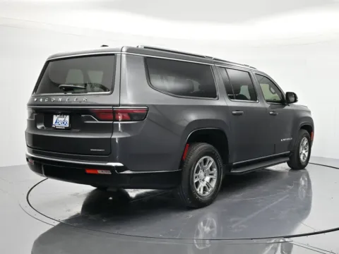 More photos of 2024 Jeep Wagoneer L Series II at Beck Chrysler Dodge Jeep RAM, FL