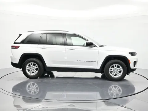 More photos of 2023 Jeep Grand Cherokee Laredo at Beck Chrysler Dodge Jeep RAM, FL