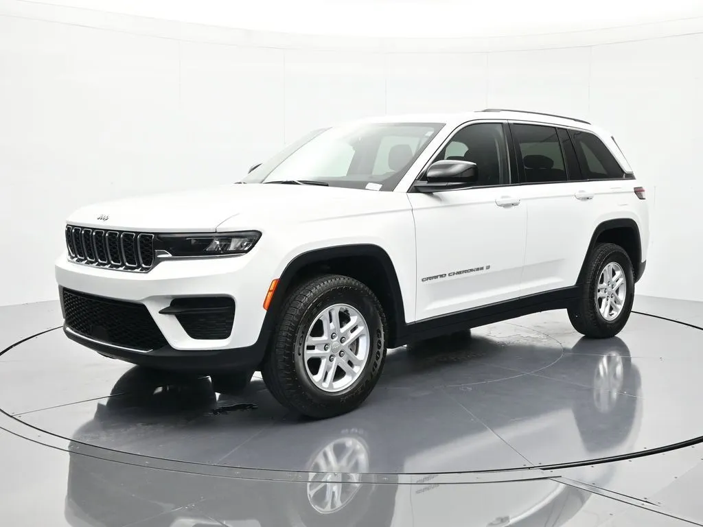 White 2023 Jeep Grand Cherokee Laredo for sale in Palatka, FL
