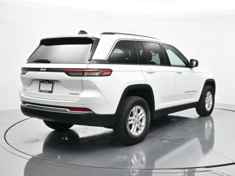 More photos of 2023 Jeep Grand Cherokee Laredo at Beck Chrysler Dodge Jeep RAM, FL