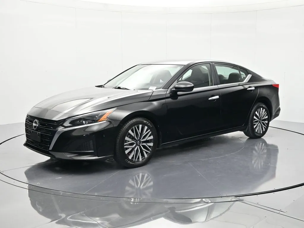 Black 2023 Nissan Altima 2.5 SV for sale in Palatka, FL