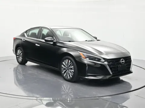 Another view of 2023 Nissan Altima 2.5 SV for sale in Palatka, FL at Beck Chrysler Dodge Jeep RAM