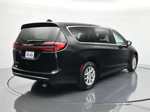 More photos of 2023 Chrysler Pacifica Touring L at Beck Chrysler Dodge Jeep RAM, FL