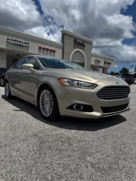 Silver 2016 Ford Fusion SE for sale in Palatka, FL