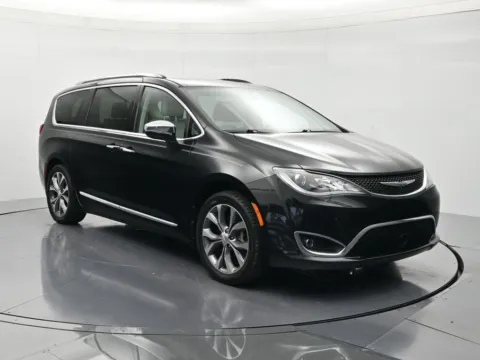Another view of 2017 Chrysler Pacifica Limited for sale in Palatka, FL at Beck Chrysler Dodge Jeep RAM