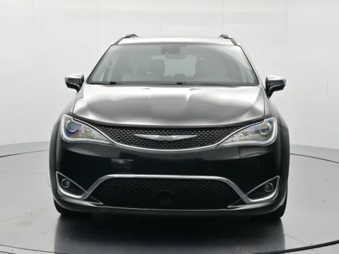 Photos of 2017 Chrysler Pacifica Limited for sale in Palatka, FL at Beck Chrysler Dodge Jeep RAM