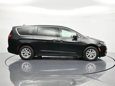 More photos of 2023 Chrysler Pacifica Touring L at Beck Chrysler Dodge Jeep RAM, FL