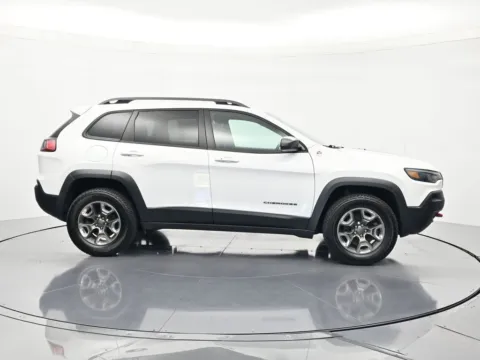 More photos of 2019 Jeep Cherokee Trailhawk at Beck Chrysler Dodge Jeep RAM, FL