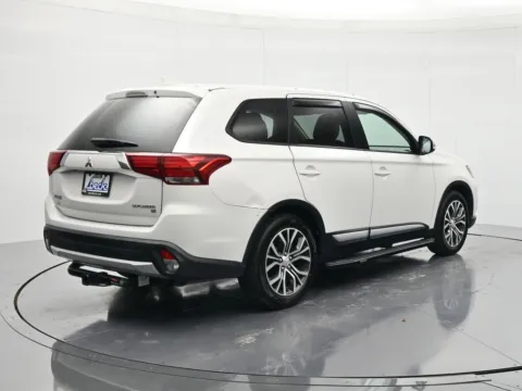 More photos of 2018 Mitsubishi Outlander SE at Beck Chrysler Dodge Jeep RAM, FL