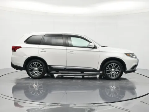More photos of 2018 Mitsubishi Outlander SE at Beck Chrysler Dodge Jeep RAM, FL