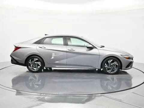 More photos of 2025 Hyundai Elantra Limited at Beck Chrysler Dodge Jeep RAM, FL