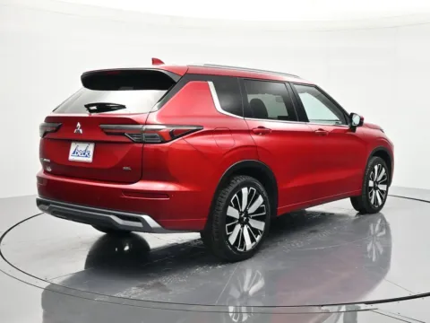 More photos of 2025 Mitsubishi Outlander SEL at Beck Chrysler Dodge Jeep RAM, FL