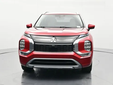 Photos of 2025 Mitsubishi Outlander SEL for sale in Palatka, FL at Beck Chrysler Dodge Jeep RAM