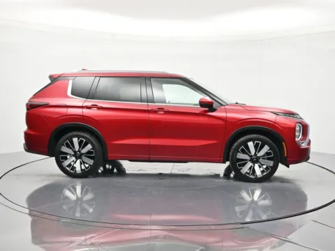 More photos of 2025 Mitsubishi Outlander SEL at Beck Chrysler Dodge Jeep RAM, FL