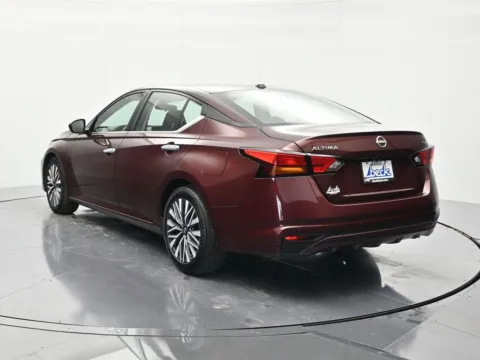 More photos of 2024 Nissan Altima 2.5 SV at Beck Chrysler Dodge Jeep RAM, FL