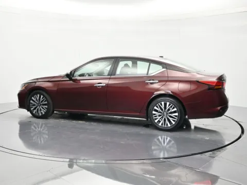 More photos of 2024 Nissan Altima 2.5 SV at Beck Chrysler Dodge Jeep RAM, FL