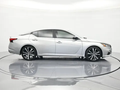 More photos of 2021 Nissan Altima 2.5 SR at Beck Chrysler Dodge Jeep RAM, FL