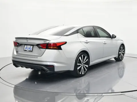 More photos of 2021 Nissan Altima 2.5 SR at Beck Chrysler Dodge Jeep RAM, FL