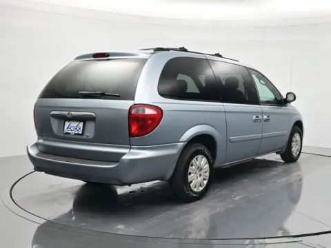 More photos of 2005 Chrysler Town & Country LX at Beck Chrysler Dodge Jeep RAM, FL