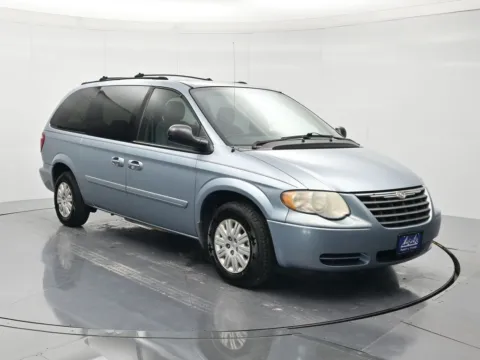 Another view of 2005 Chrysler Town & Country LX for sale in Palatka, FL at Beck Chrysler Dodge Jeep RAM