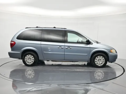 More photos of 2005 Chrysler Town & Country LX at Beck Chrysler Dodge Jeep RAM, FL