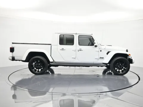 More photos of 2021 Jeep Gladiator Overland at Beck Chrysler Dodge Jeep RAM, FL