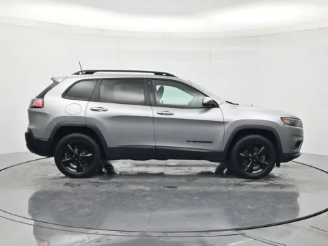 More photos of 2019 Jeep Cherokee Latitude Plus at Beck Chrysler Dodge Jeep RAM, FL