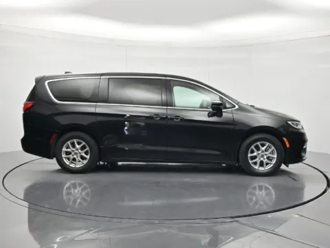 More photos of 2023 Chrysler Pacifica Touring L at Beck Chrysler Dodge Jeep RAM, FL