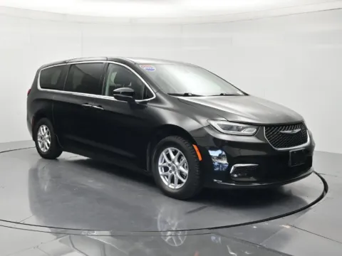Another view of 2023 Chrysler Pacifica Touring L for sale in Palatka, FL at Beck Chrysler Dodge Jeep RAM