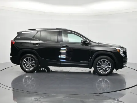 More photos of 2024 GMC Terrain SLT at Oasis Auto Sales, FL