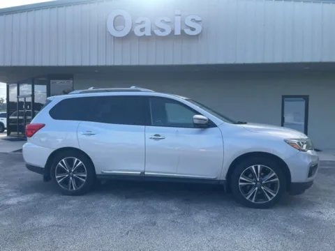 Silver 2018 Nissan Pathfinder Platinum for sale in Palatka, FL