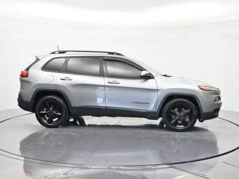 More photos of 2016 Jeep Cherokee Latitude at Oasis Auto Sales, FL