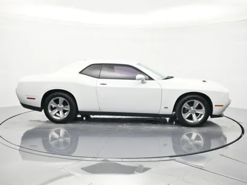 More photos of 2015 Dodge Challenger SXT at Oasis Auto Sales, FL