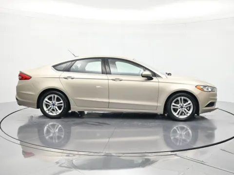 More photos of 2018 Ford Fusion SE at Oasis Auto Sales, FL